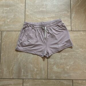Vuori halo performance shorts, size M, excellent condition